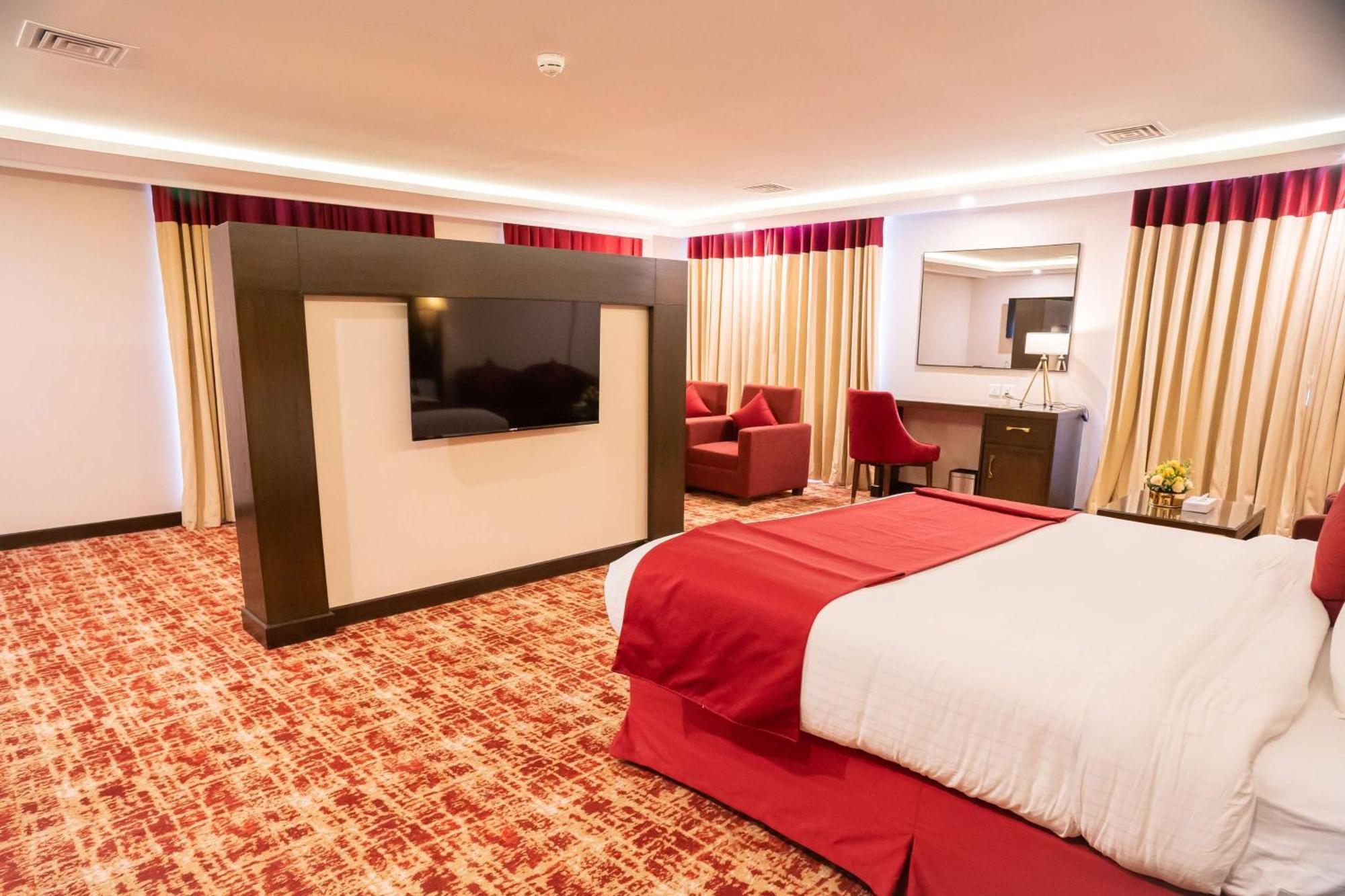 Ramada By Wyndham Murree Lower Topa Resort エクステリア 写真
