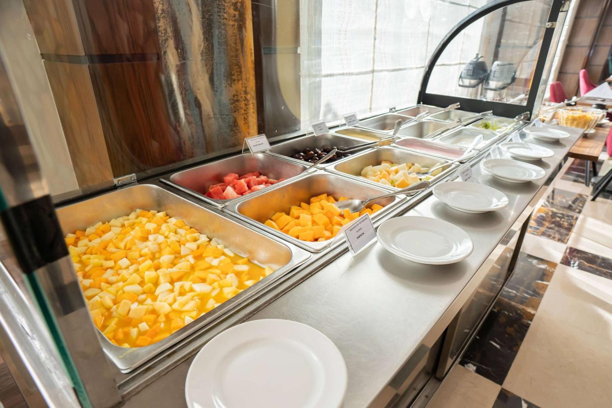 Ramada By Wyndham Murree Lower Topa Resort エクステリア 写真